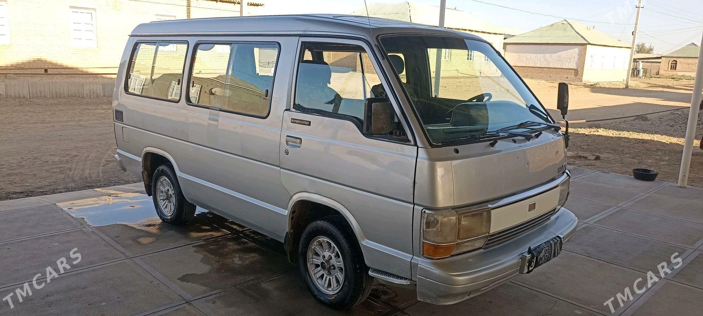 Toyota Hiace 1989 - 50 000 TMT - Sakarçäge - img 3
