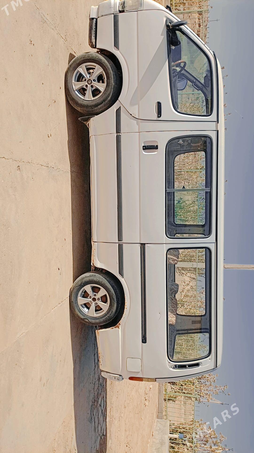 Toyota Hiace 1992 - 70 000 TMT - Oguz han - img 4