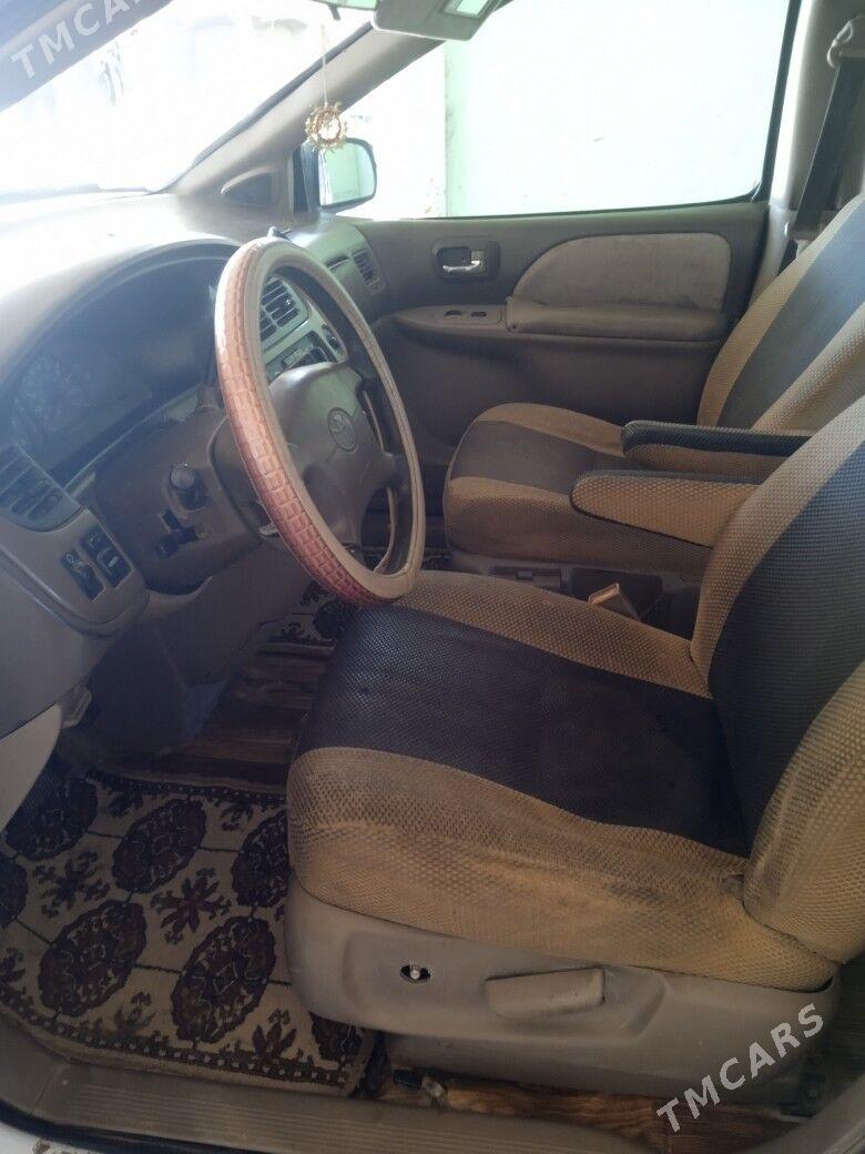 Toyota Sienna 2001 - 130 000 TMT - Бабадайхан - img 2