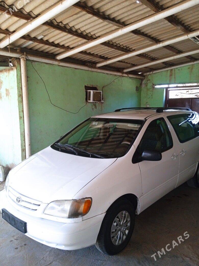 Toyota Sienna 2001 - 130 000 TMT - Бабадайхан - img 6
