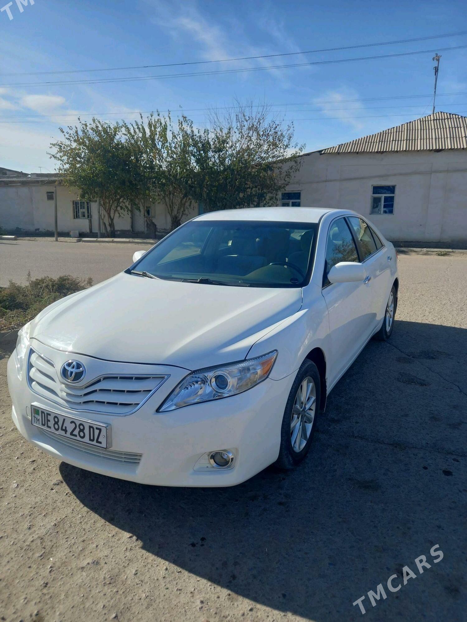 Toyota Camry 2010 - 220 000 TMT - Кёнеургенч - img 3