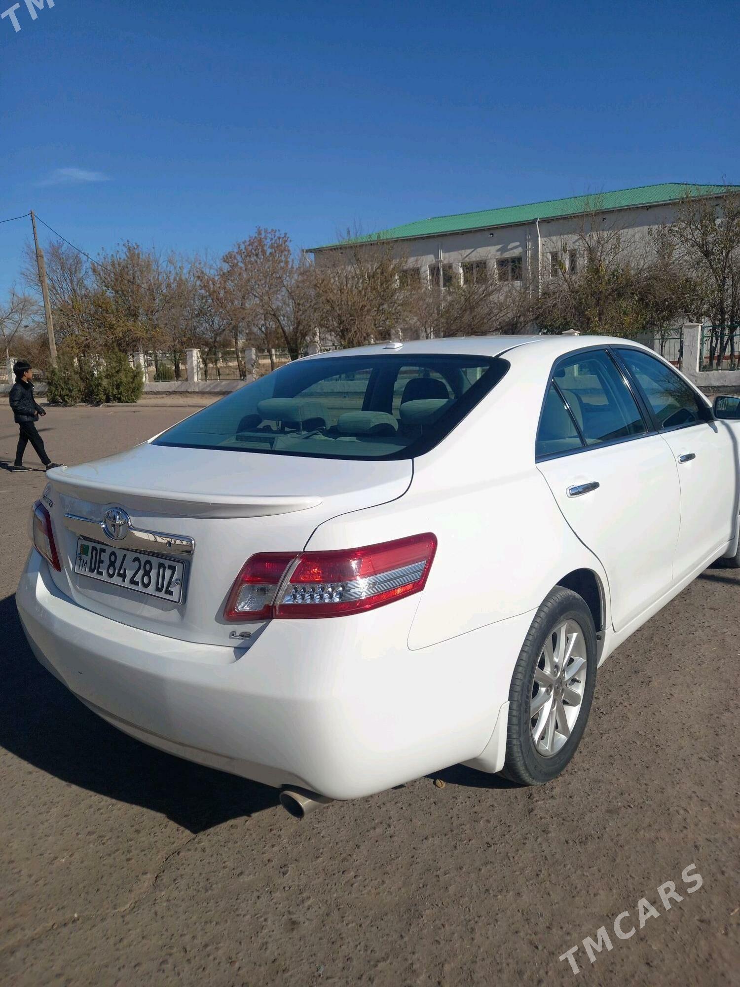 Toyota Camry 2010 - 220 000 TMT - Кёнеургенч - img 1