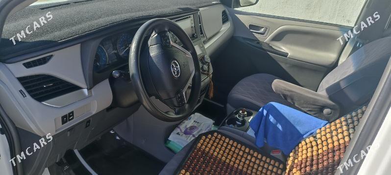 Toyota Sienna 2018 - 420 000 TMT - Гуртли - img 5