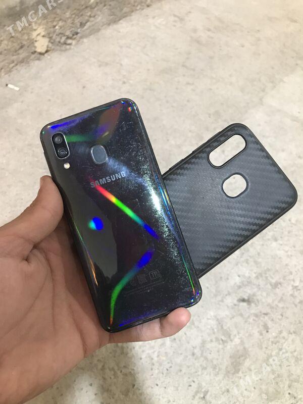 Galaxy A40.4.64gb - Murgap - img 1