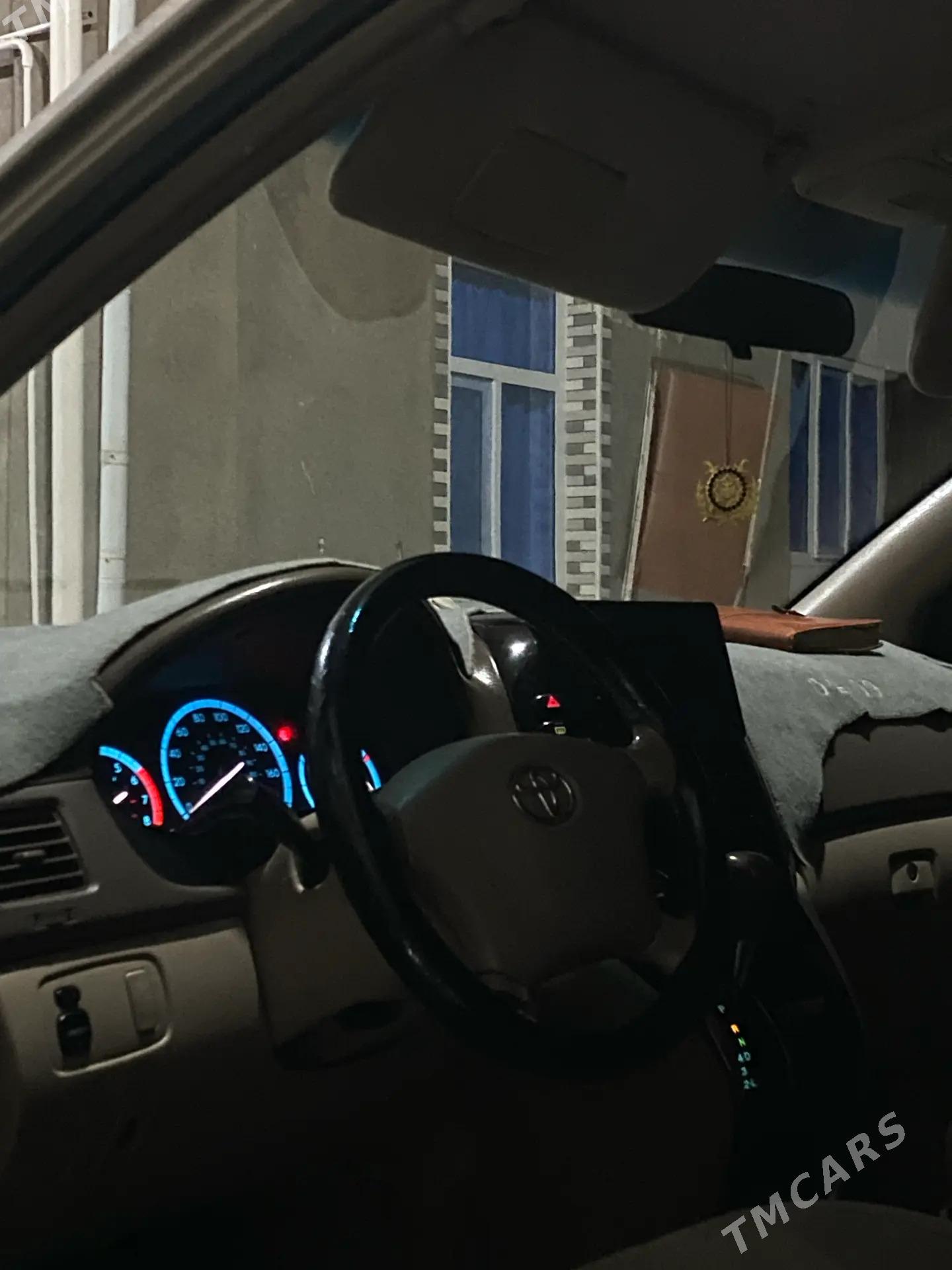 Toyota Sienna 2004 - 260 000 TMT - Мары - img 9