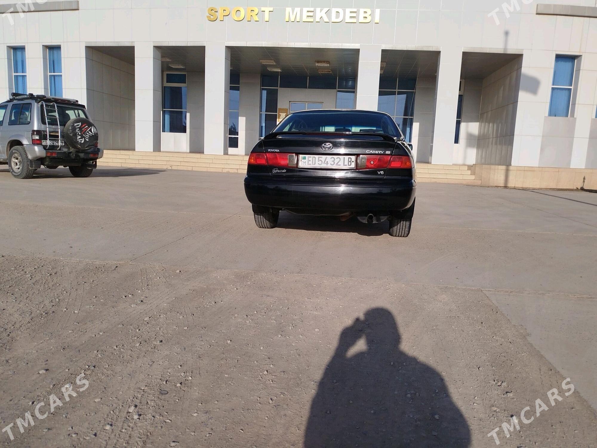 Toyota Camry 2000 - 140 000 TMT - Hojambaz - img 5
