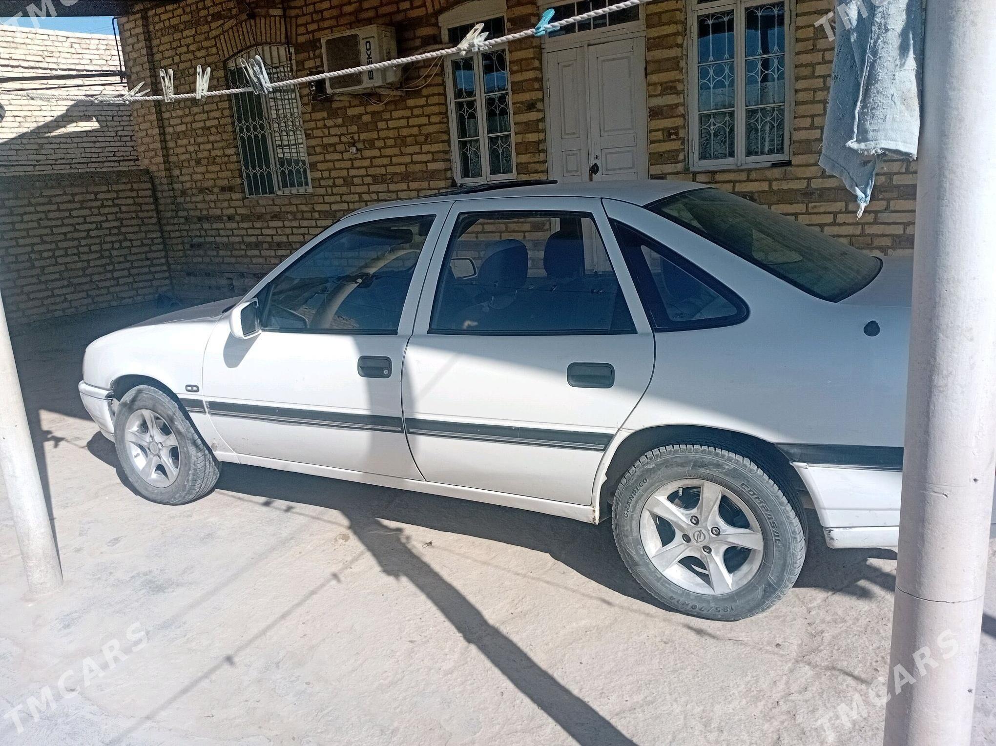 Opel Vectra 1990 - 35 000 TMT - Мургап - img 5