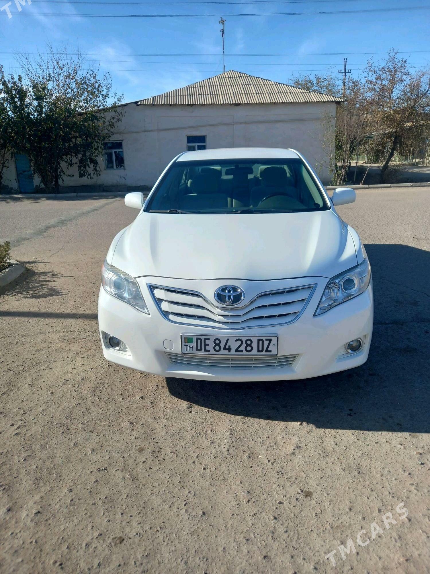 Toyota Camry 2010 - 220 000 TMT - Кёнеургенч - img 4
