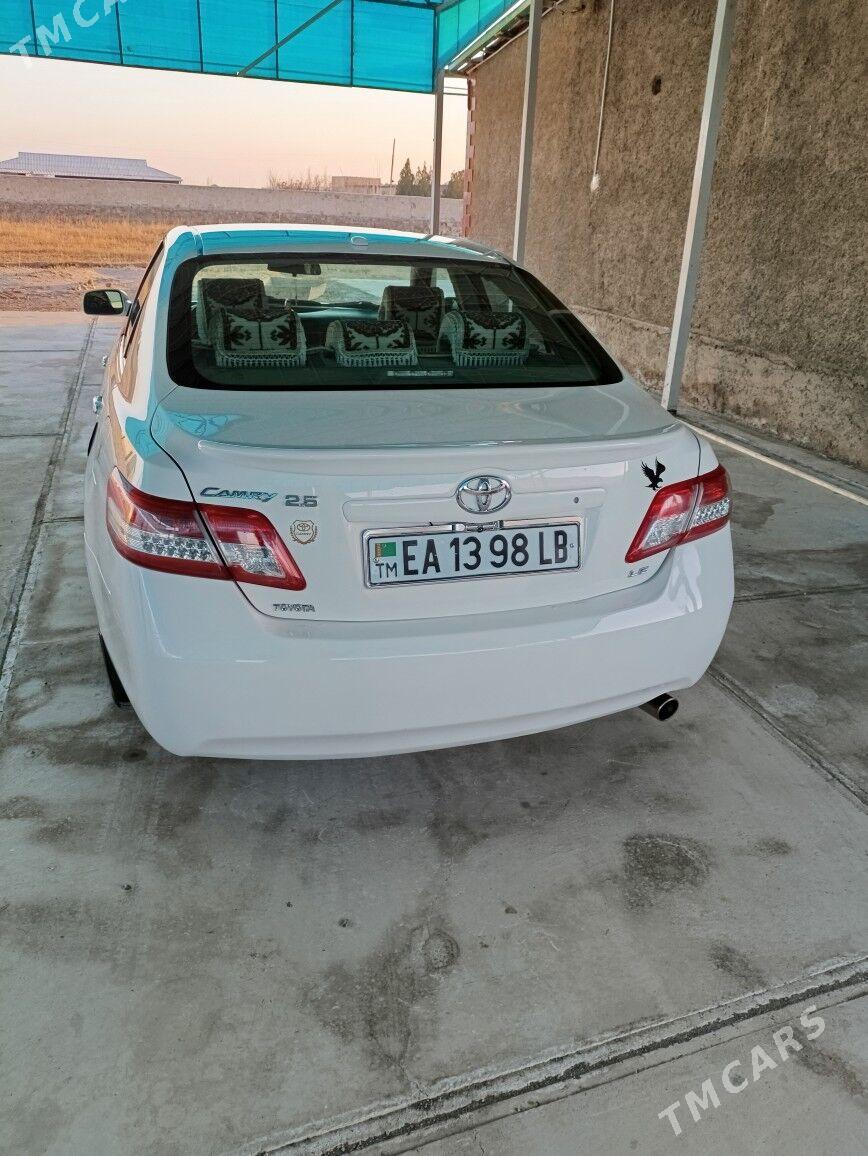 Toyota Camry 2011 - 195 000 TMT - Койтендаг - img 2