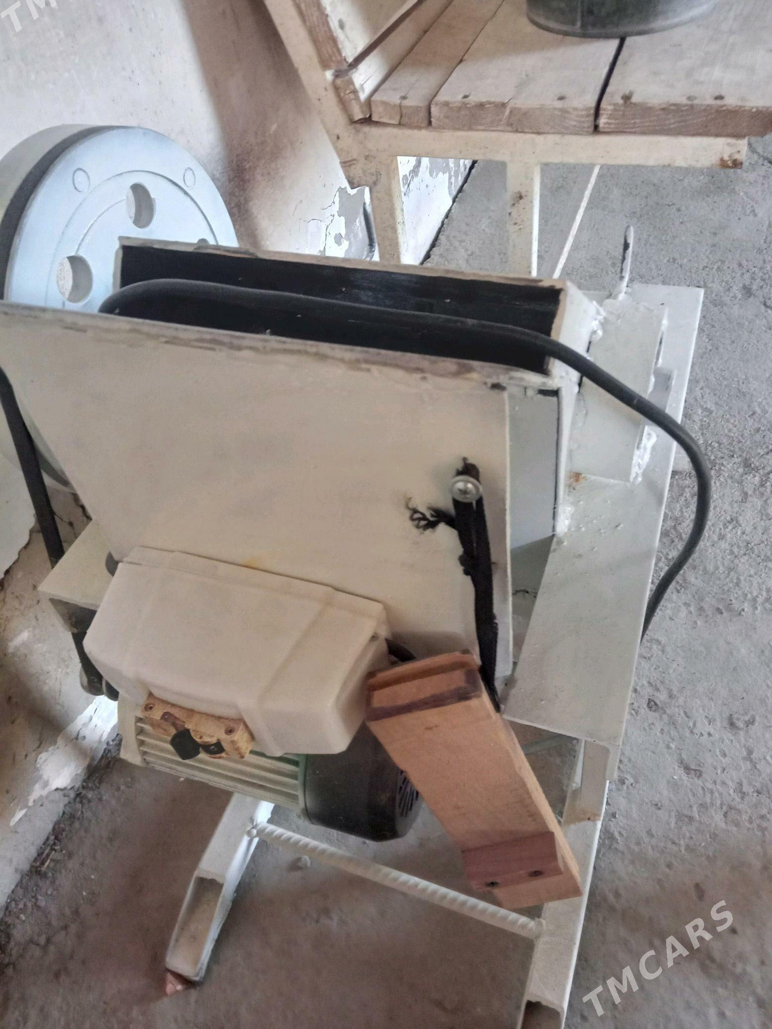 petir çòrek dogroyan stanok - Gökdepe - img 2