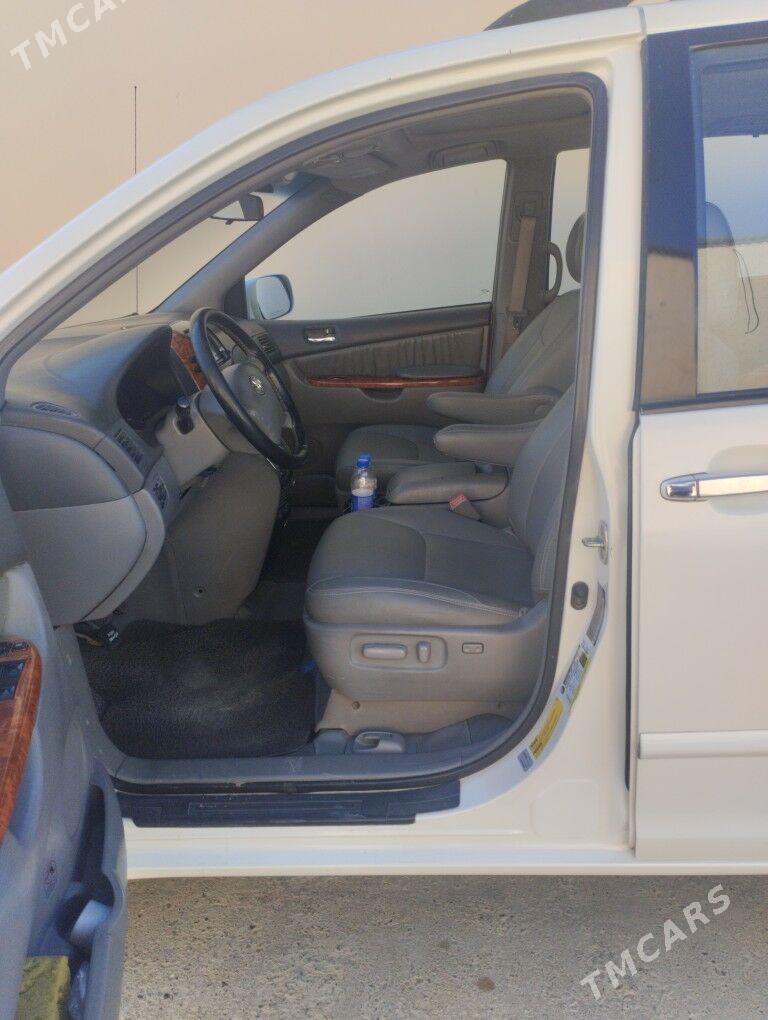 Toyota Sienna 2008 - 226 000 TMT - Гёкдепе - img 6