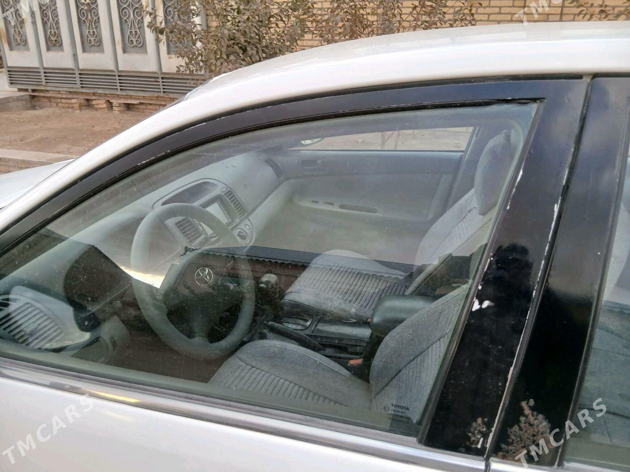 Toyota Camry 2004 - 140 000 TMT - Halaç - img 4