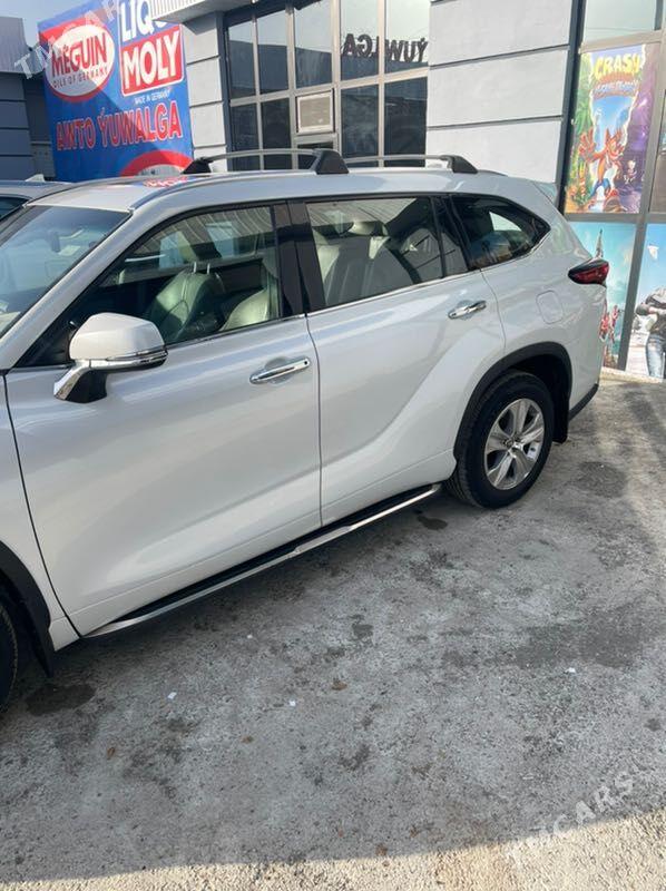Toyota Highlander 2021 - 520 000 TMT - Мары - img 7