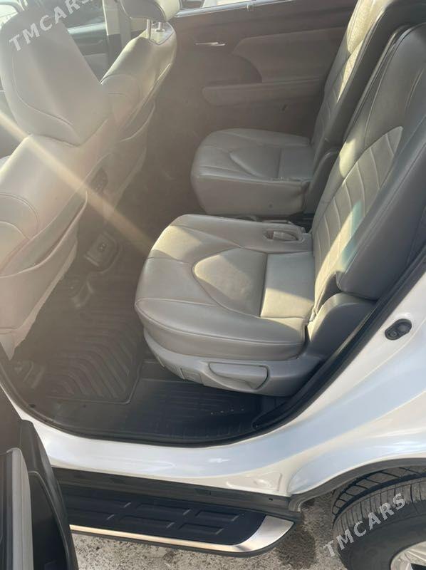 Toyota Highlander 2021 - 520 000 TMT - Мары - img 9