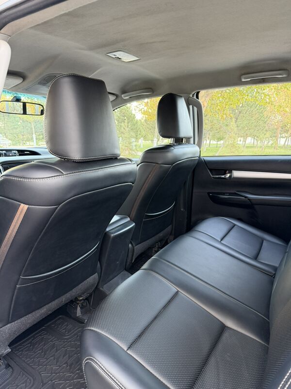 Toyota Hilux 2020 - 445 000 TMT - Aşgabat - img 8