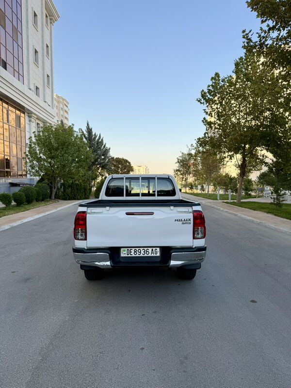 Toyota Hilux 2020 - 445 000 TMT - Aşgabat - img 6