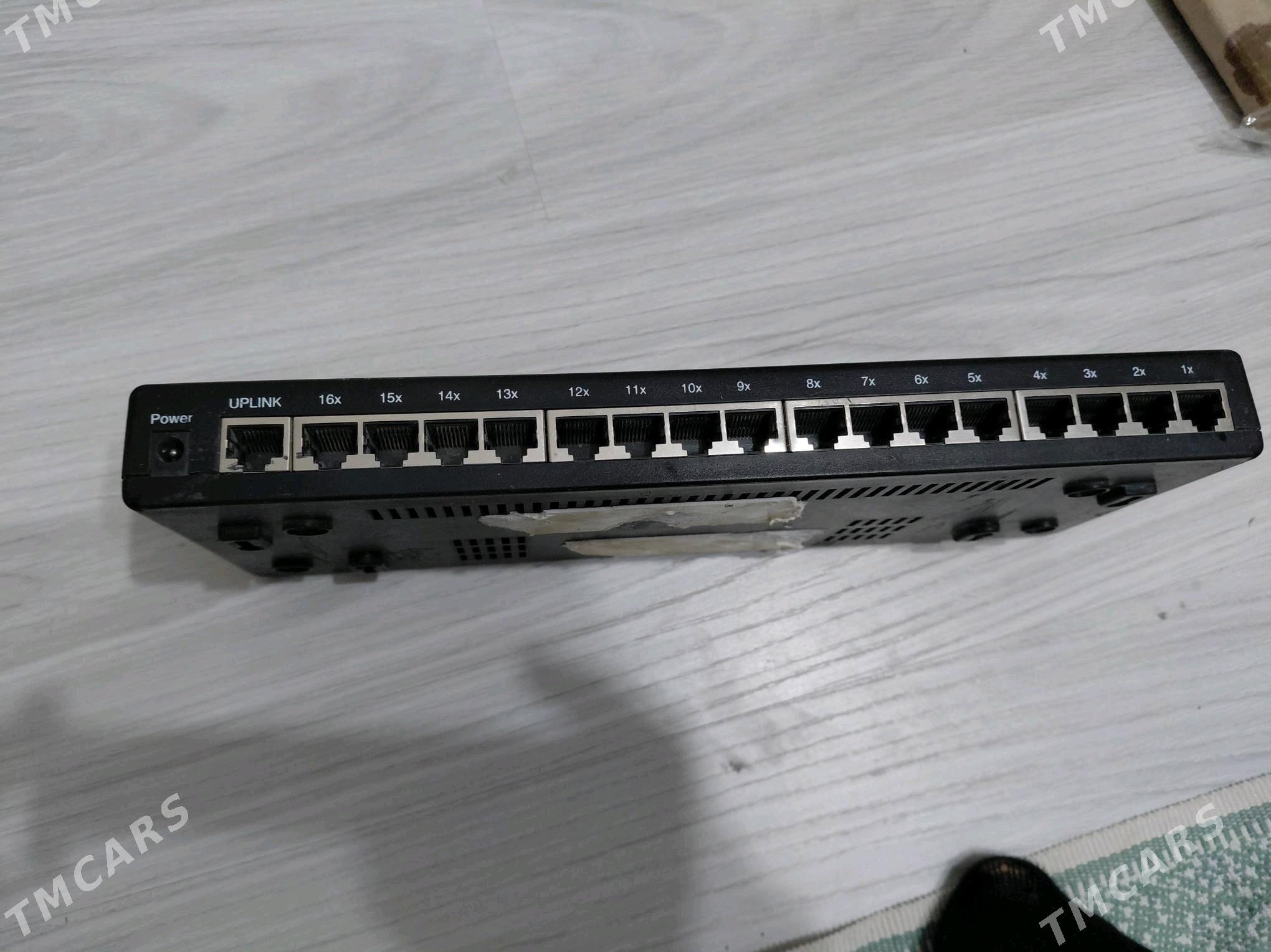 switch 16 portlyk+kabeli - Büzmeýin - img 2