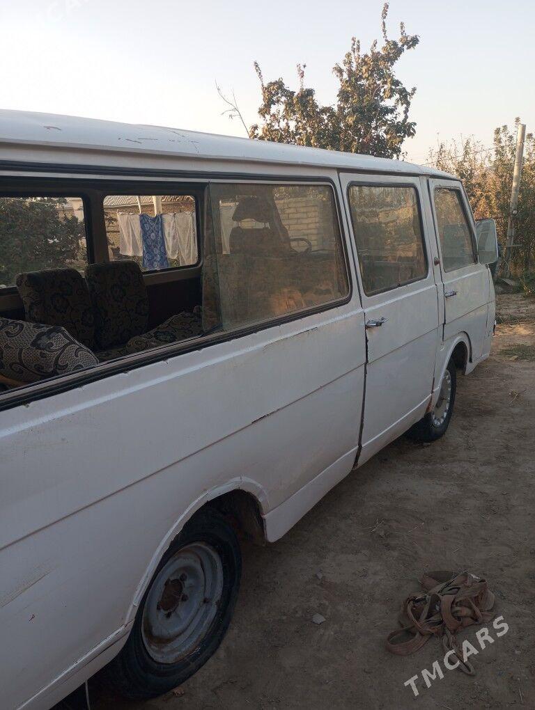 Raf Latvia 1987 - 9 000 TMT - Мары - img 1