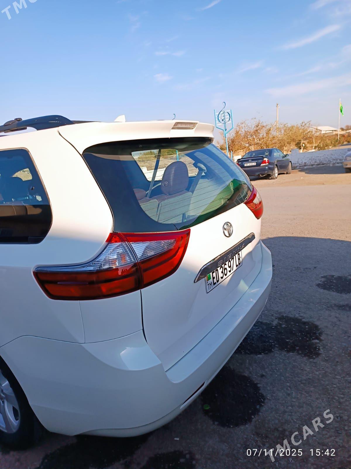 Toyota Sienna 2020 - 460 000 TMT - Köýtendag - img 4