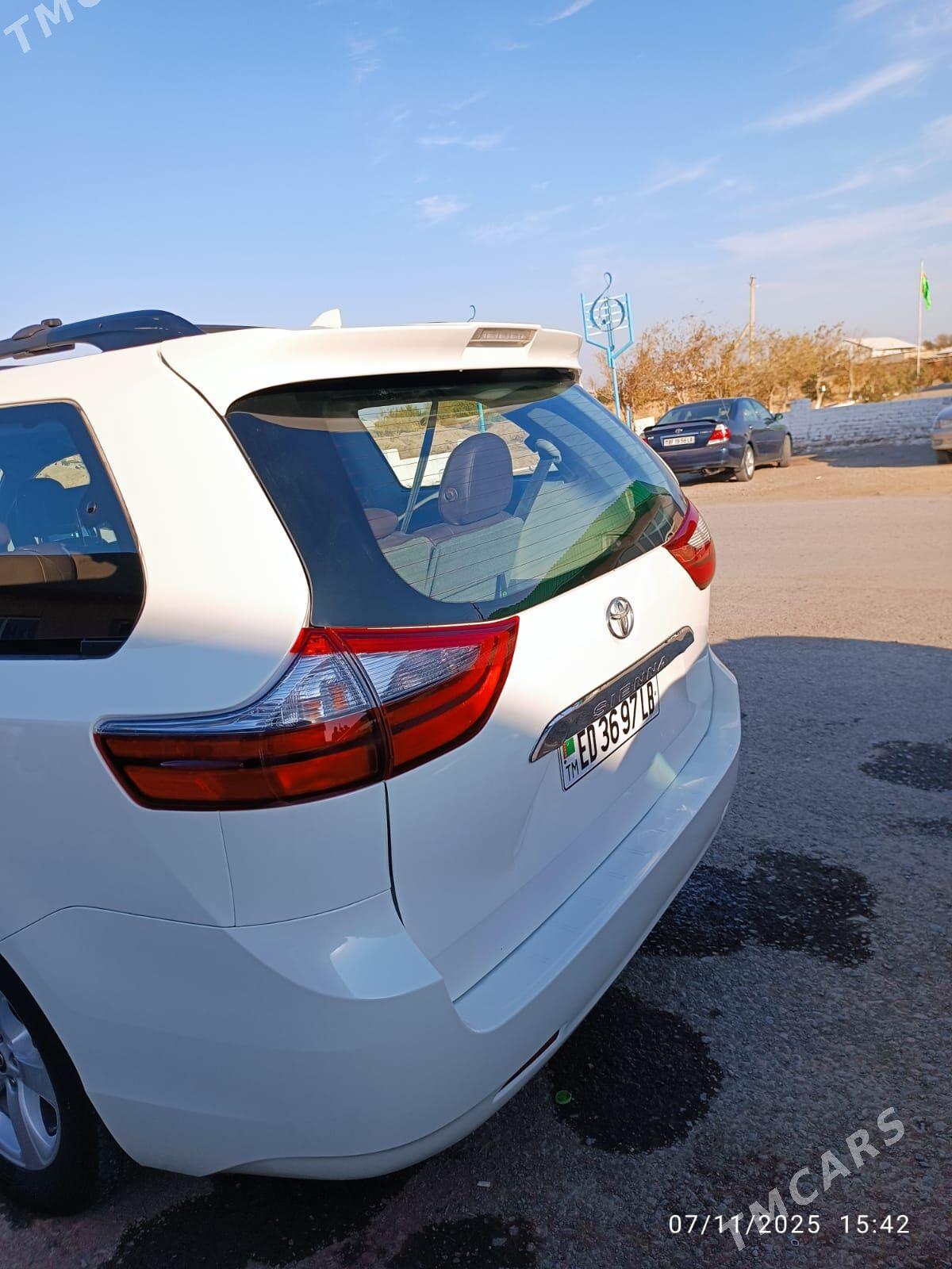 Toyota Sienna 2020 - 460 000 TMT - Köýtendag - img 3