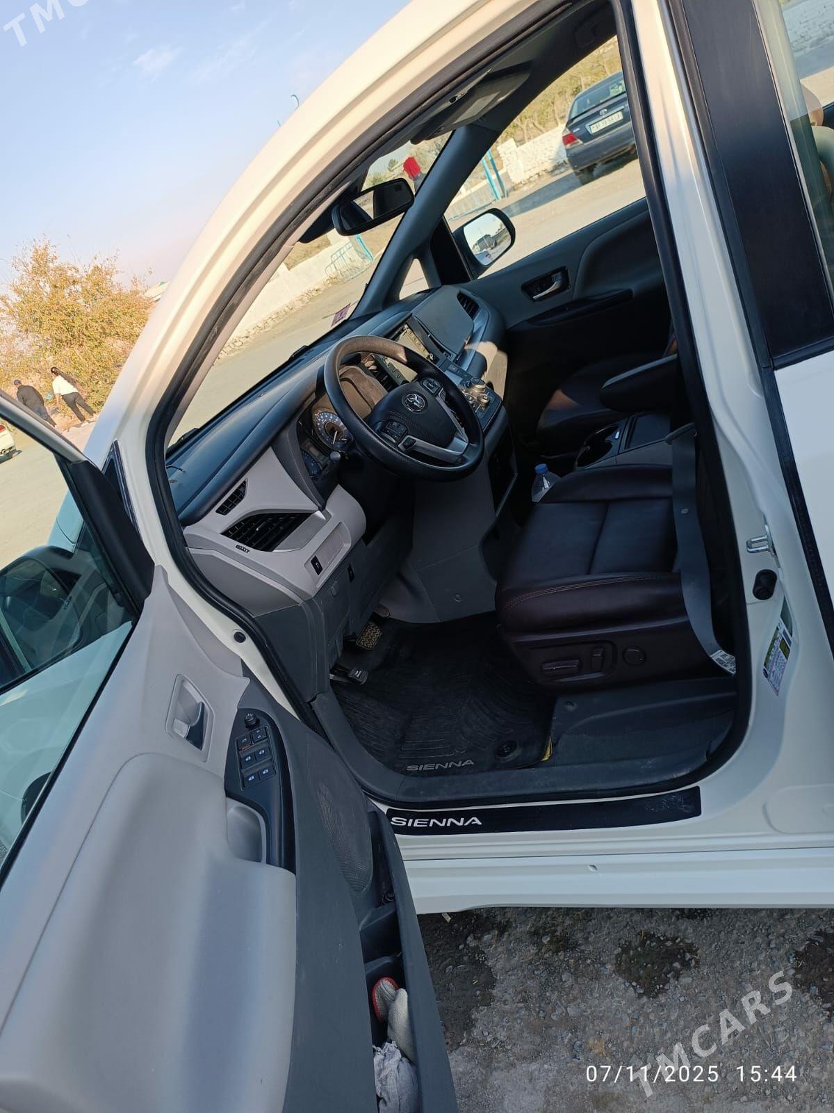 Toyota Sienna 2020 - 460 000 TMT - Köýtendag - img 7