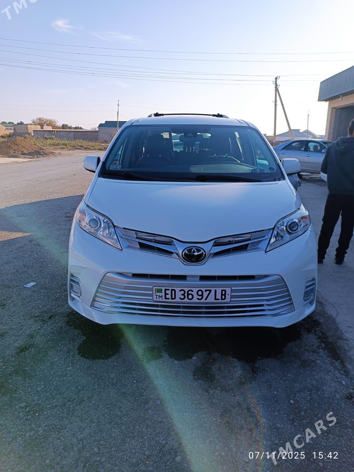 Toyota Sienna 2020 - 460 000 TMT - Köýtendag - img 2