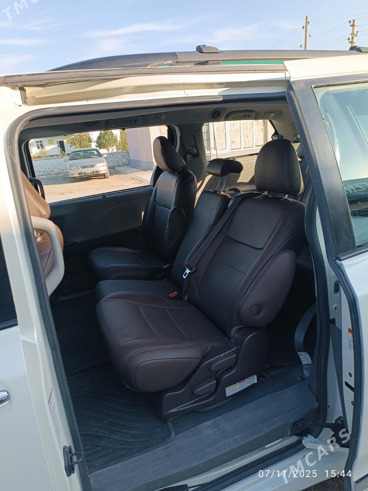 Toyota Sienna 2020 - 460 000 TMT - Köýtendag - img 5