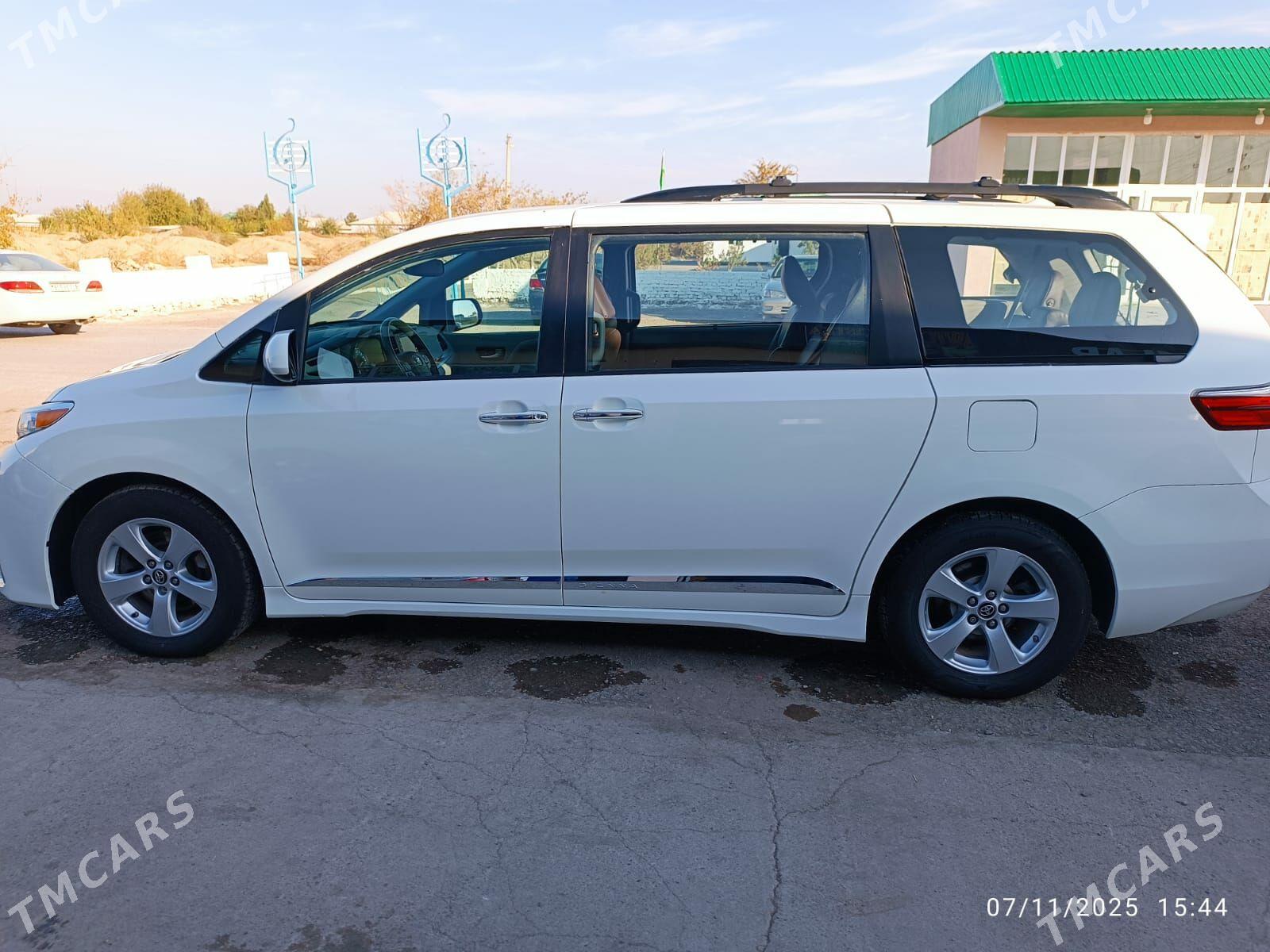 Toyota Sienna 2020 - 460 000 TMT - Köýtendag - img 6