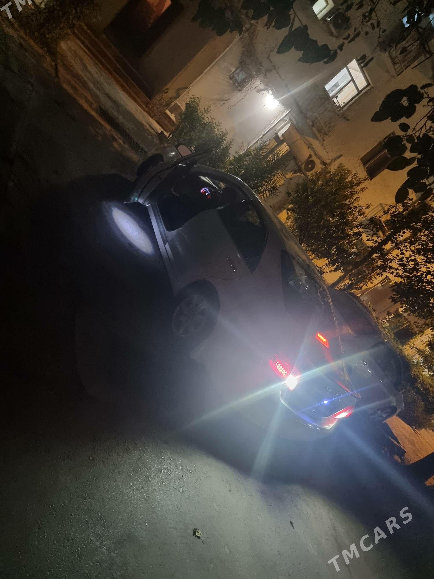 Toyota Camry 2010 - 190 000 TMT - Хитровка - img 2