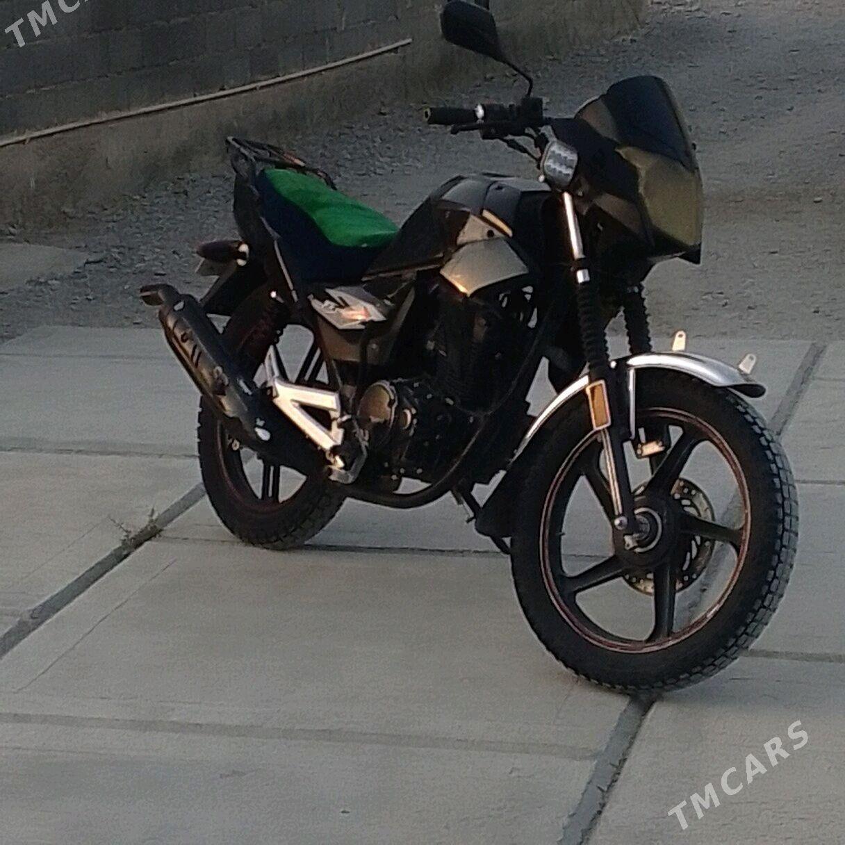 Fekon FK150-8G 2015 - 10 000 TMT - Bäherden - img 3