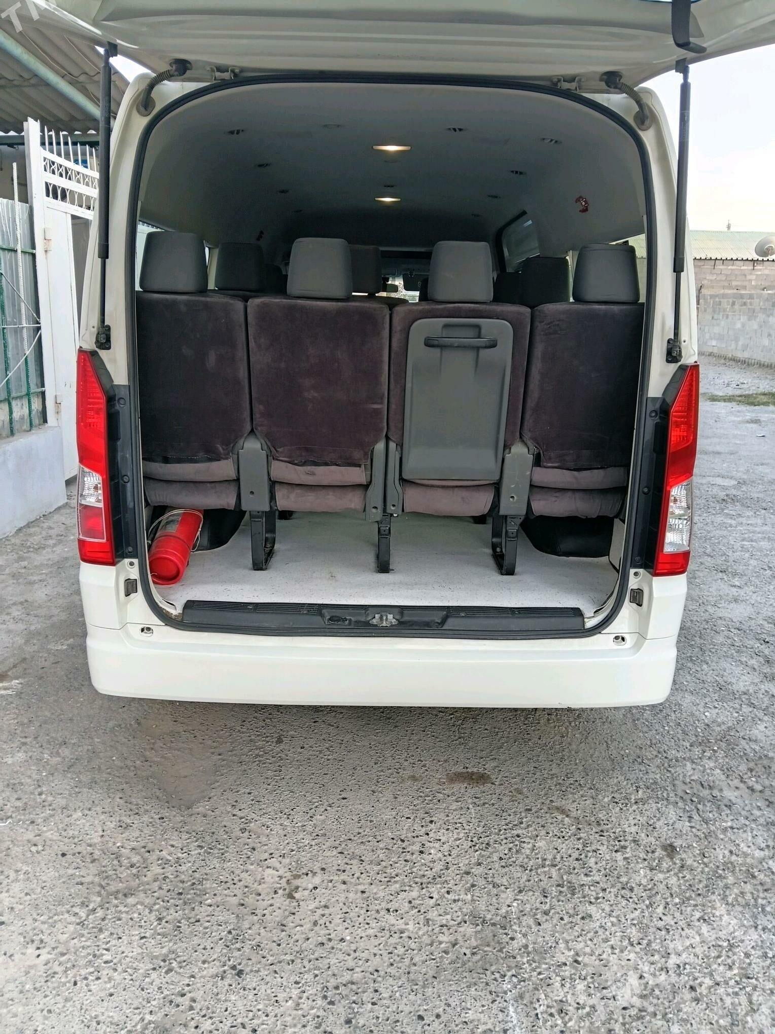 Toyota Hiace 2019 - 640 000 TMT - Ашхабад - img 4