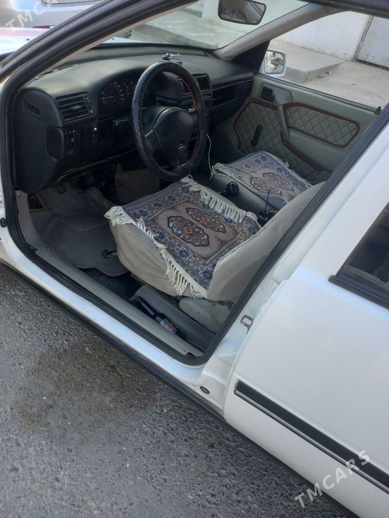 Opel Vectra 1992 - 42 000 TMT - Ak bugdaý etraby - img 4