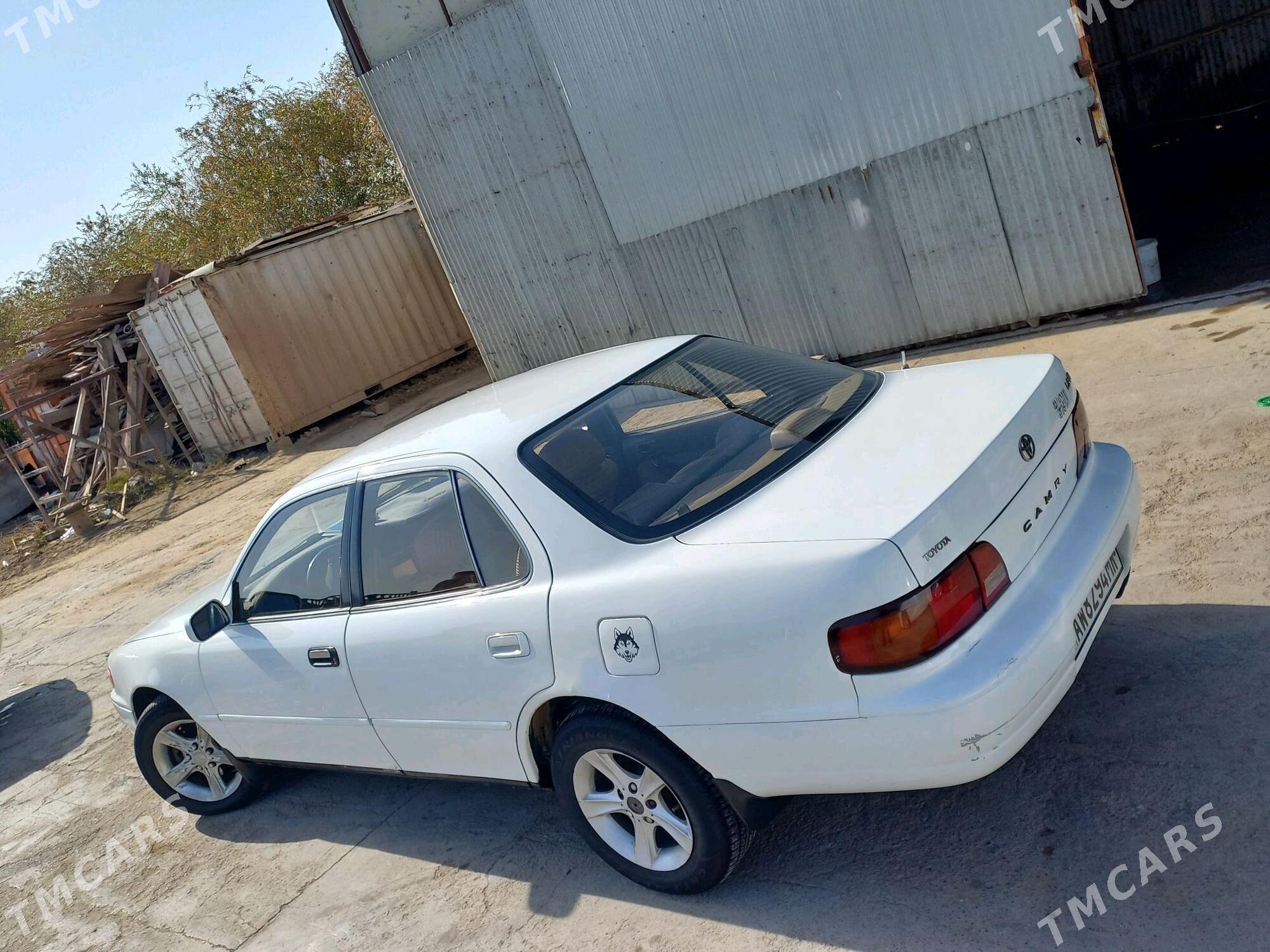 Toyota Camry 1995 - 110 000 TMT - Мары - img 1