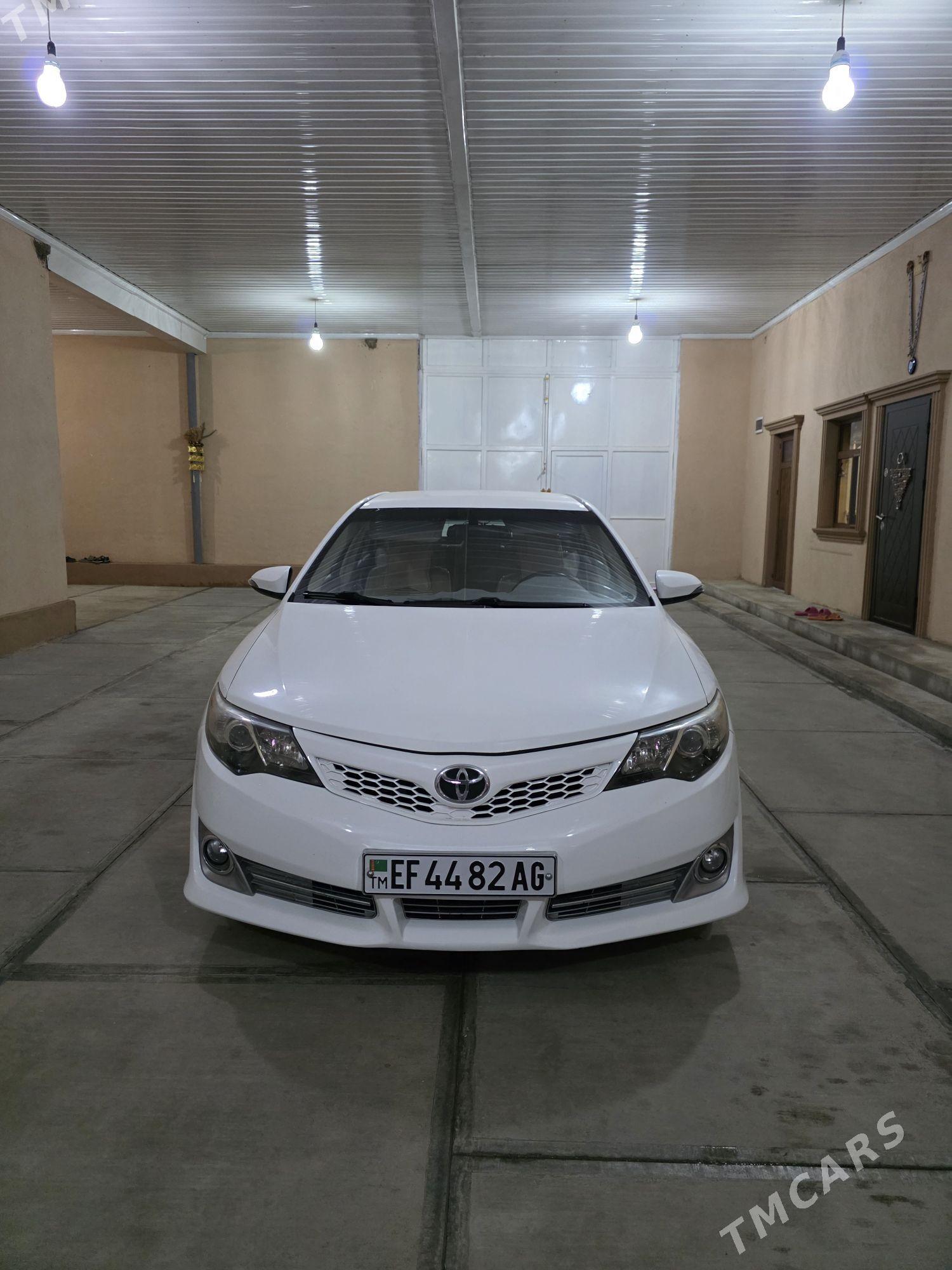 Toyota Camry 2011 - 214 000 TMT - Багир - img 1