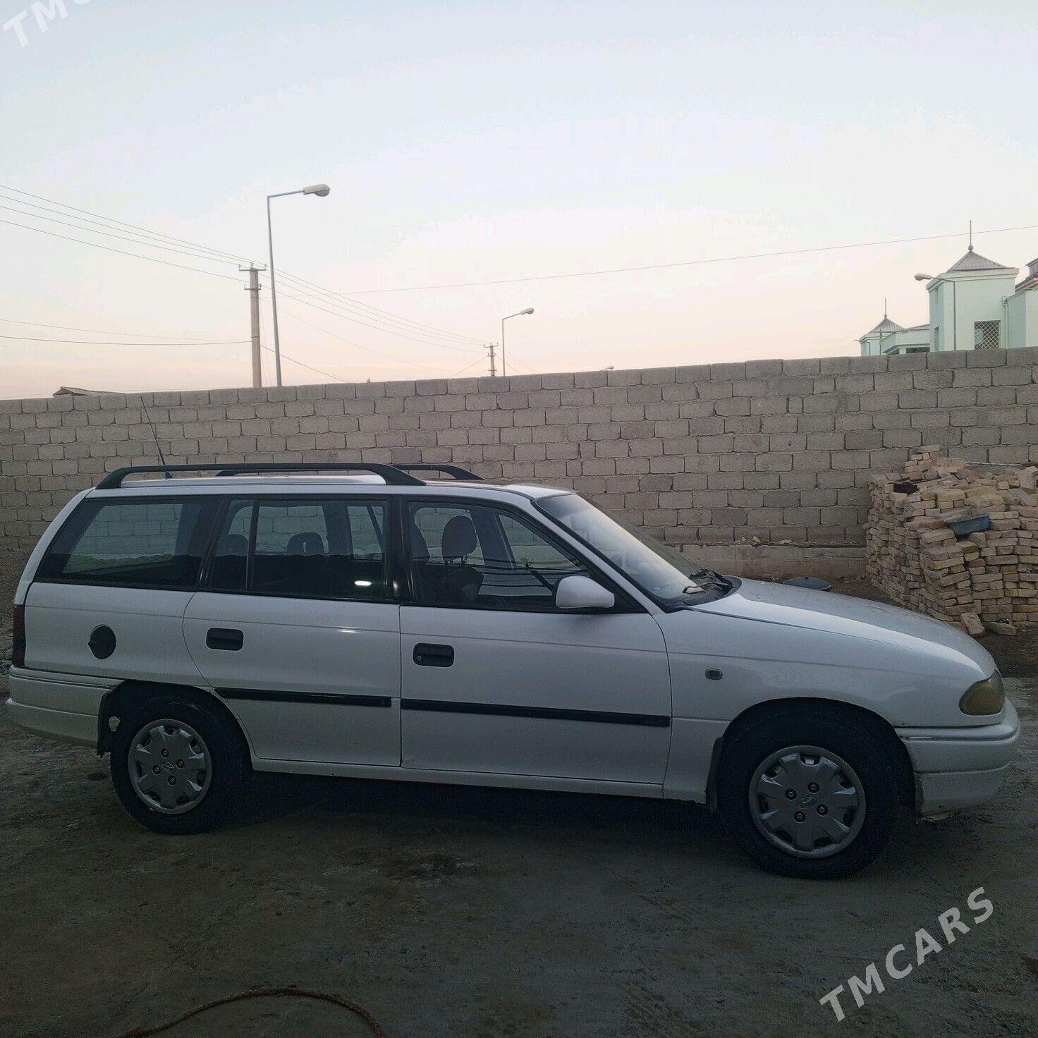 Opel Astra 1995 - 40 000 TMT - Tejen - img 1