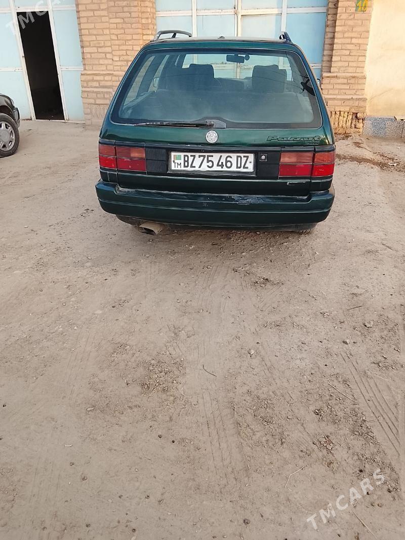 Volkswagen Passat 1993 - 20 000 TMT - Gurbansoltan Eje - img 4