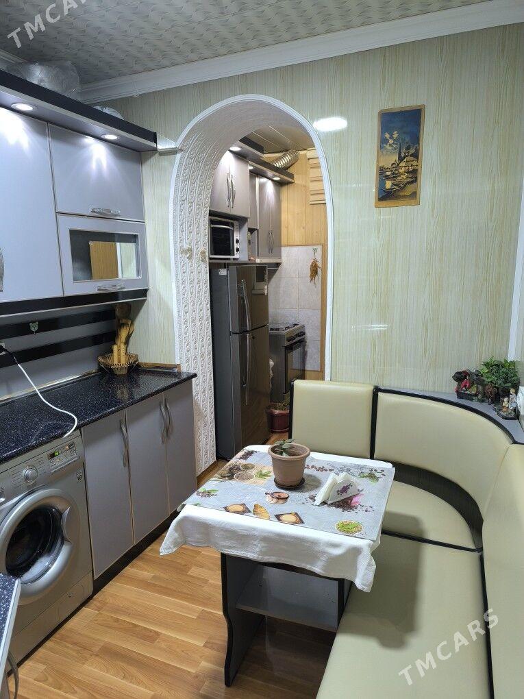 Продаётся квартира в 10 мкр - Ашхабад - img 5