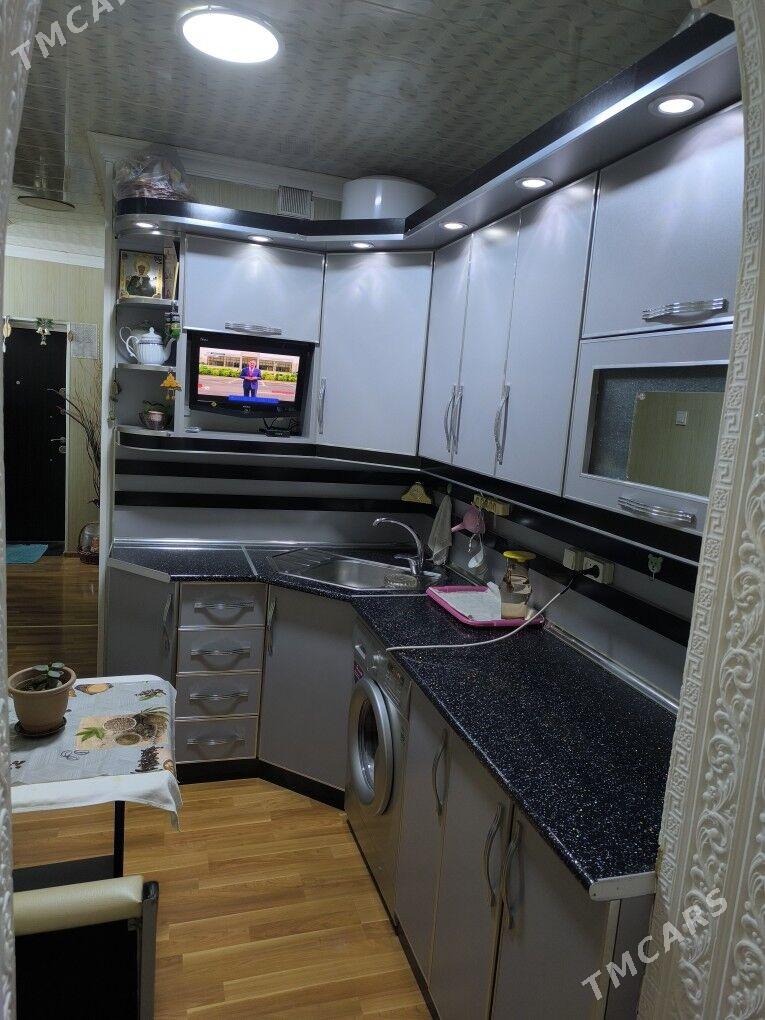 Продаётся квартира в 10 мкр - Ашхабад - img 2