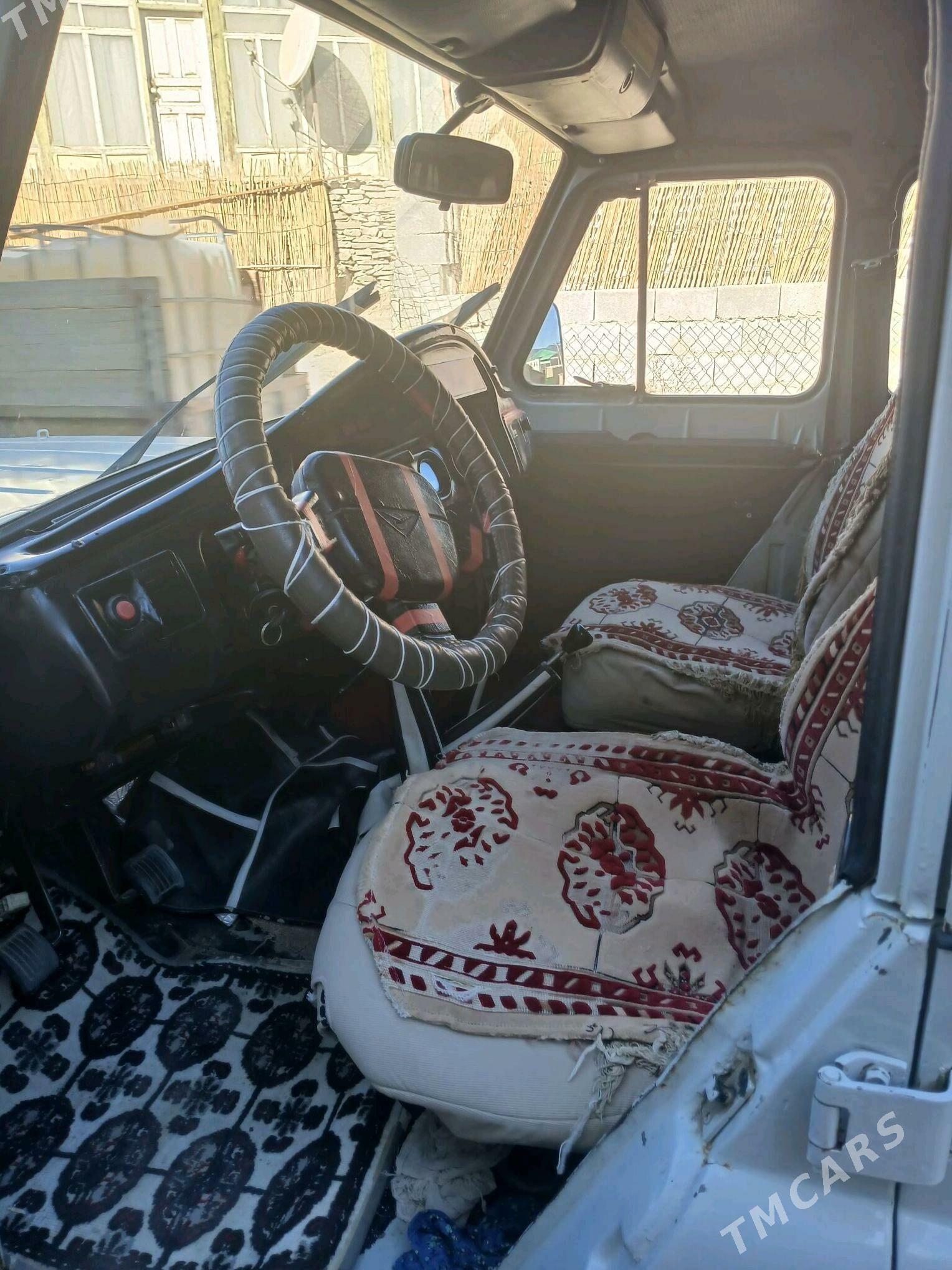 UAZ 469 2000 - 80 000 TMT - Бахарден - img 4