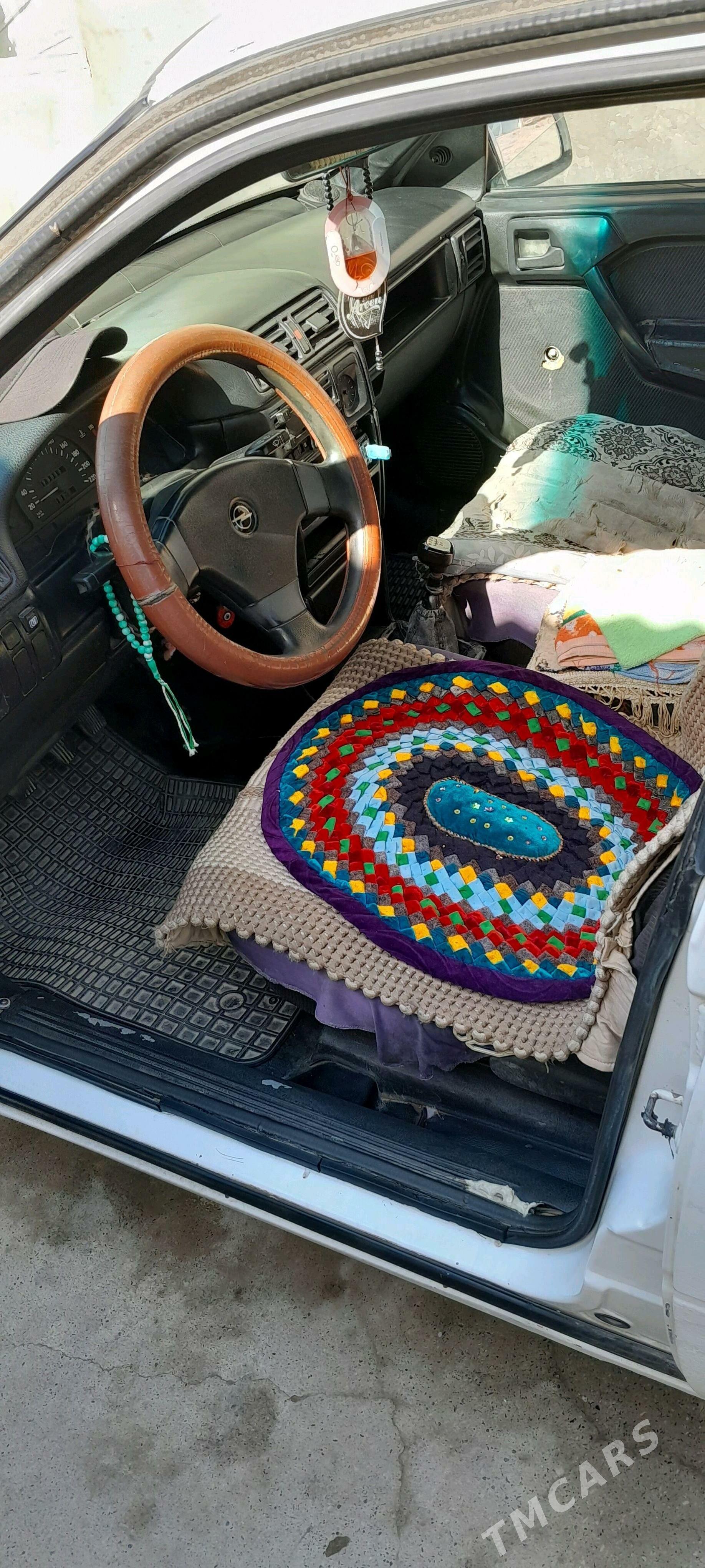 Opel Vectra 1991 - 27 000 TMT - Ak bugdaý etraby - img 5