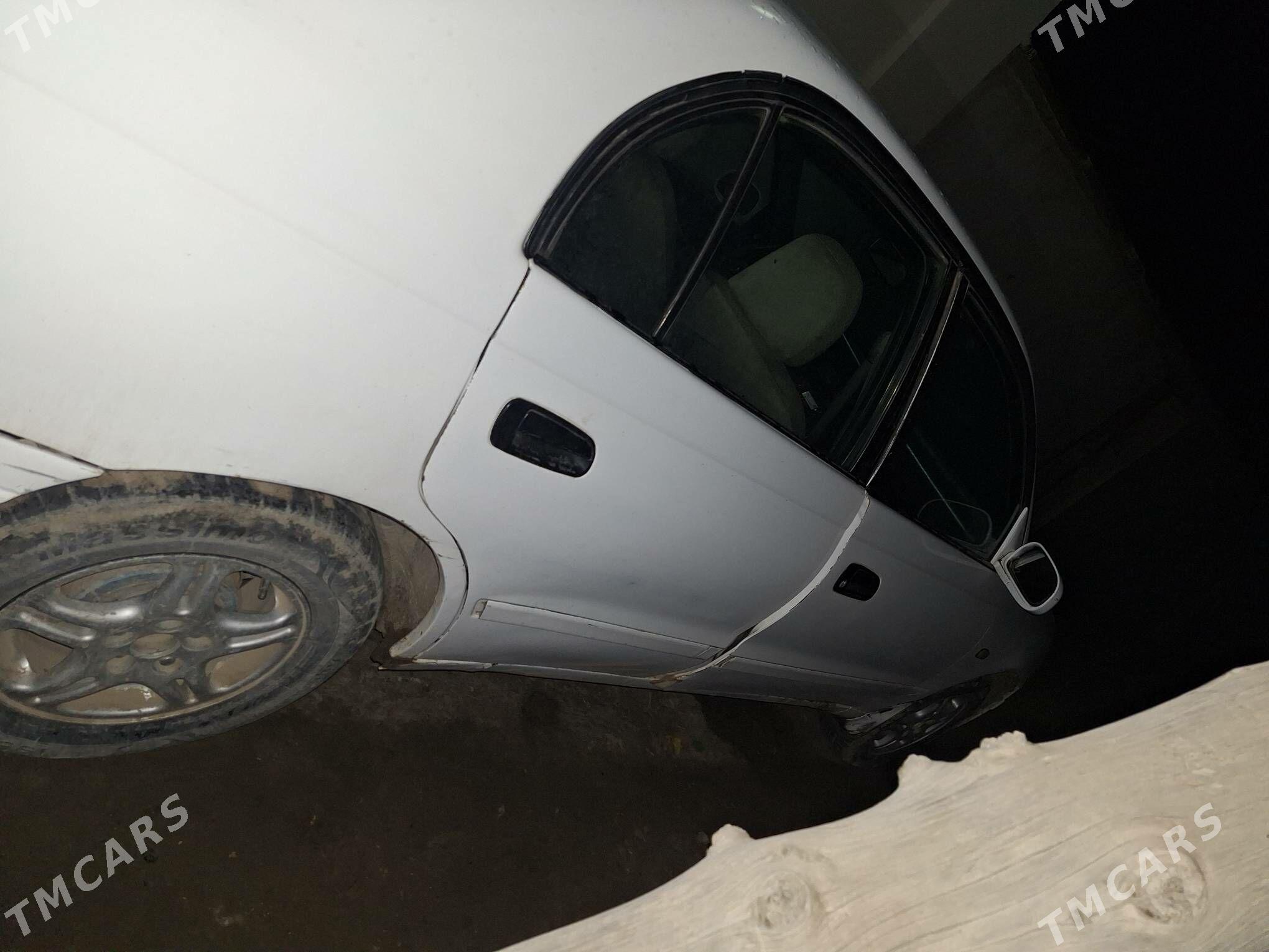 Toyota Carina 1994 - 45 000 TMT - Кёнеургенч - img 4