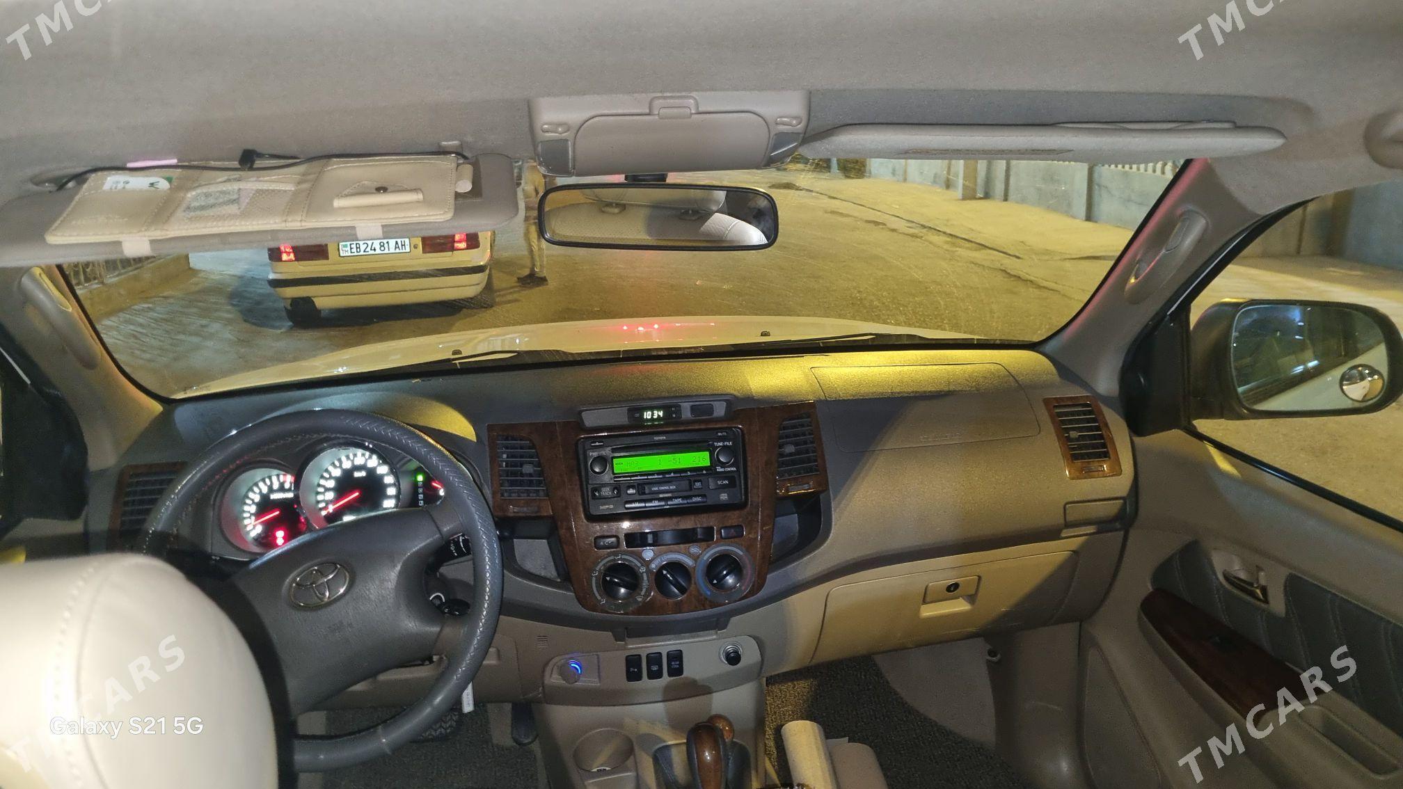 Toyota Fortuner 2010 - 300 000 TMT - Гуртли - img 6