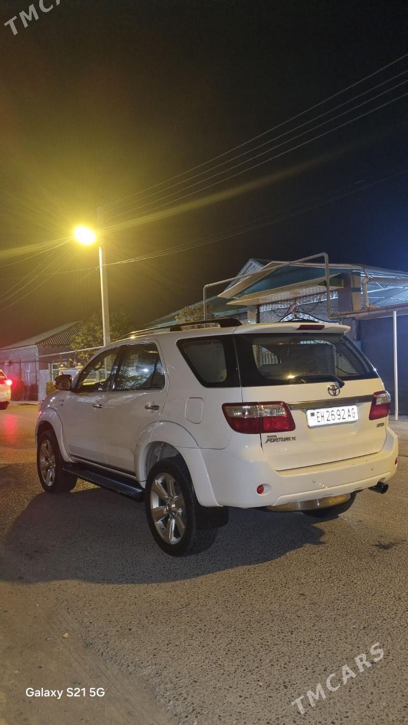 Toyota Fortuner 2010 - 300 000 TMT - Гуртли - img 4
