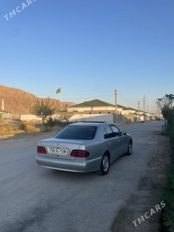 Mercedes-Benz E320 2002 - 130 000 TMT - Балканабат - img 1