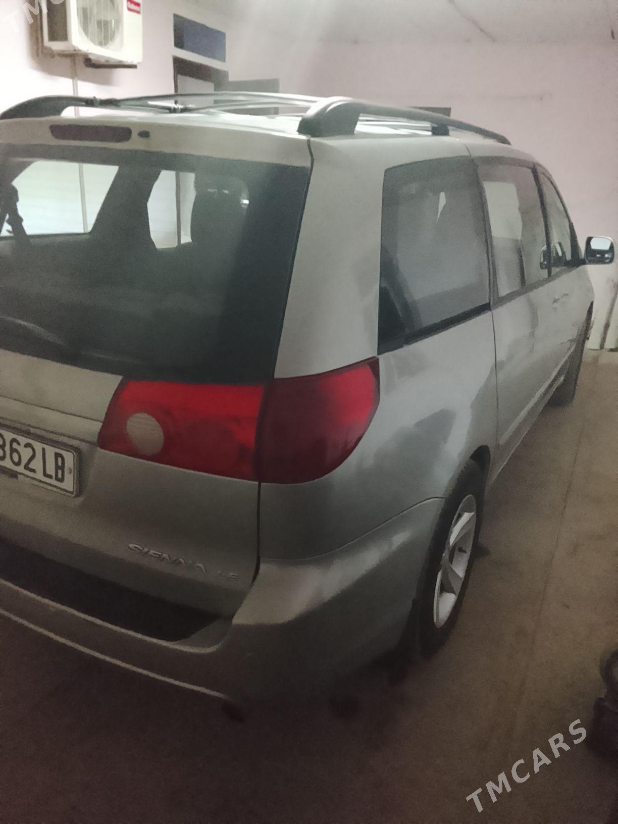 Toyota Sienna 2009 - 200 000 TMT - Сакар - img 3