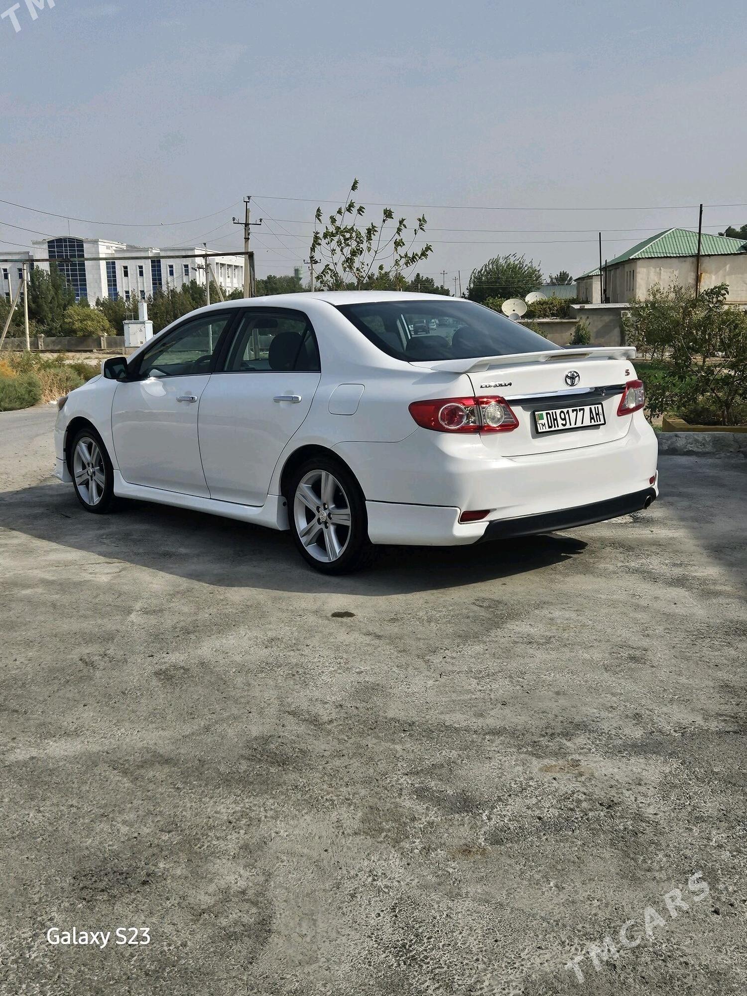 Toyota Corolla 2013 - 182 000 TMT - Gökdepe - img 4