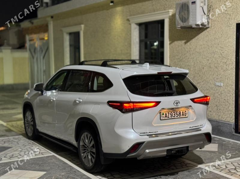 Toyota Highlander 2022 - 715 000 TMT - Ашхабад - img 4