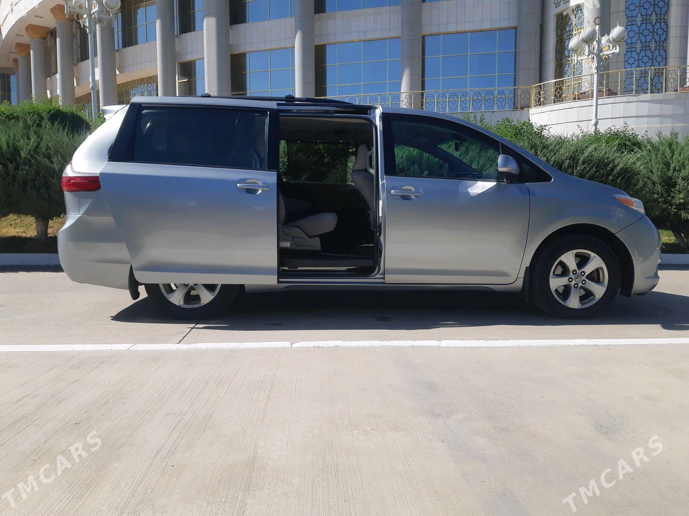 Toyota Sienna 2016 - 360 000 TMT - Мары - img 2