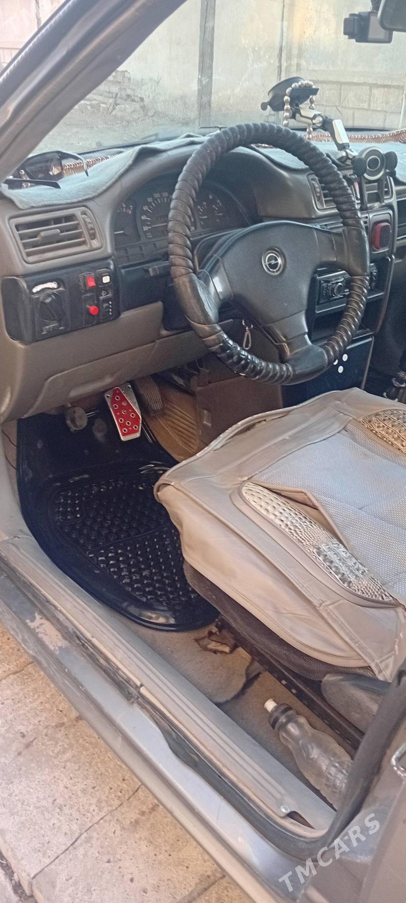 Opel Vectra 1992 - 28 000 TMT - Mary - img 2