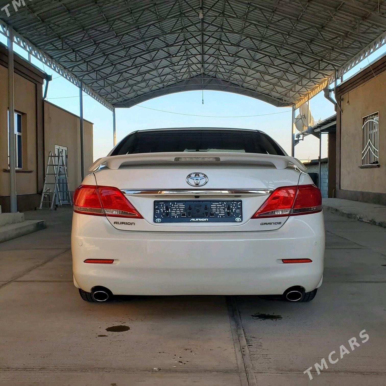 Toyota Aurion 2011 - 250 000 TMT - "Алтын Асыр" Гундогар базары ( Толкучка) - img 2